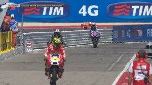 MotoGP 選手進出pit lane時,是有速限的哦!